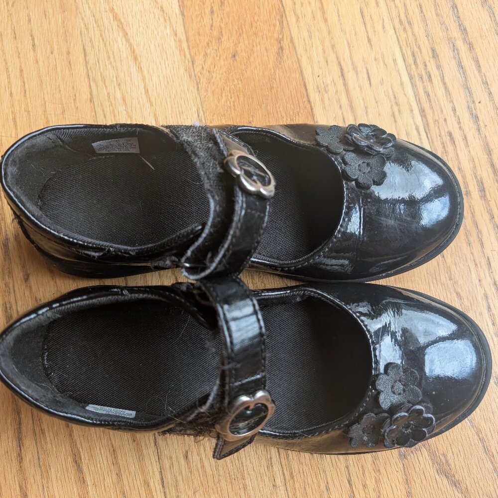 Stride rote girls shoes